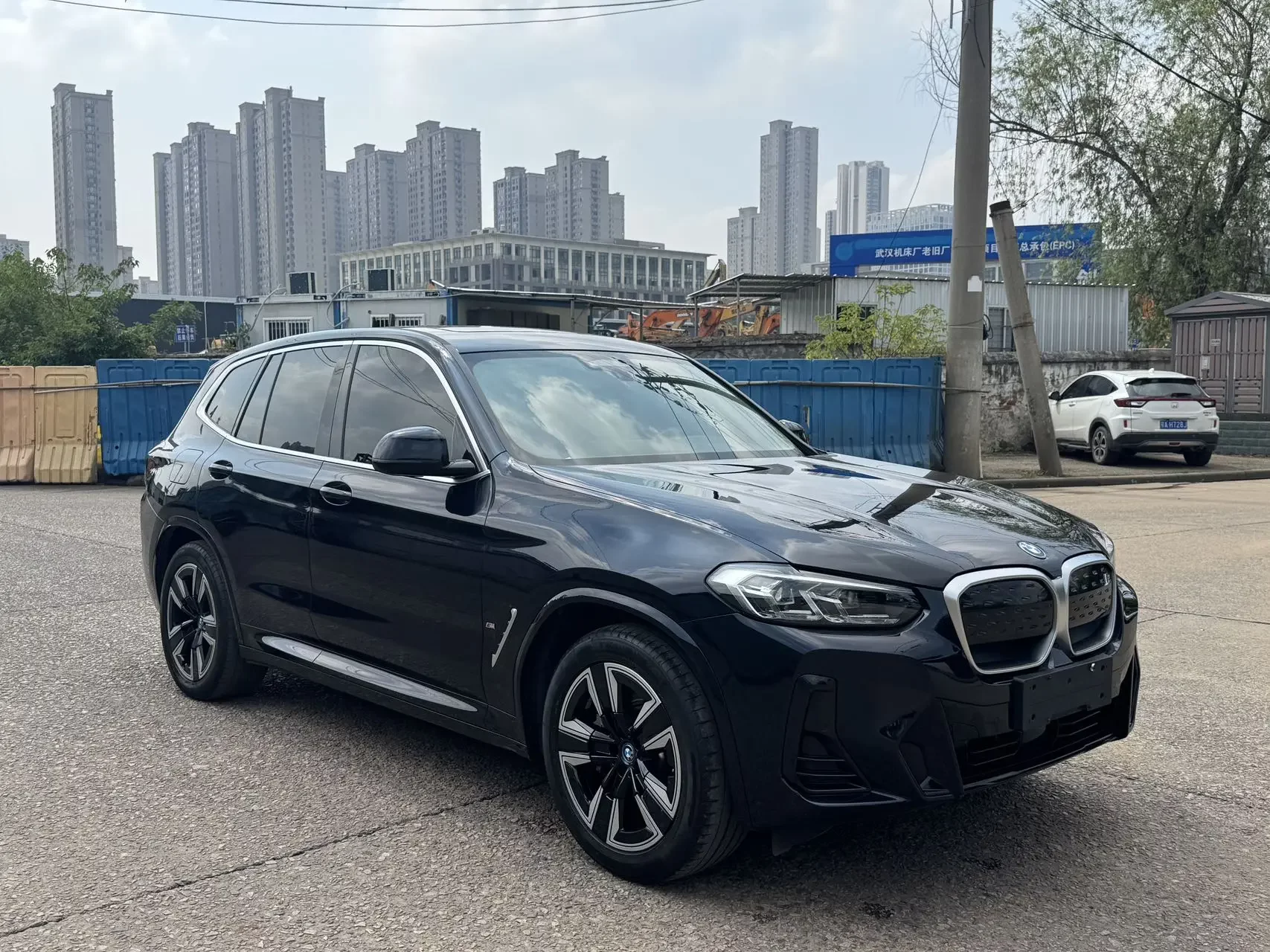 BMW iX3