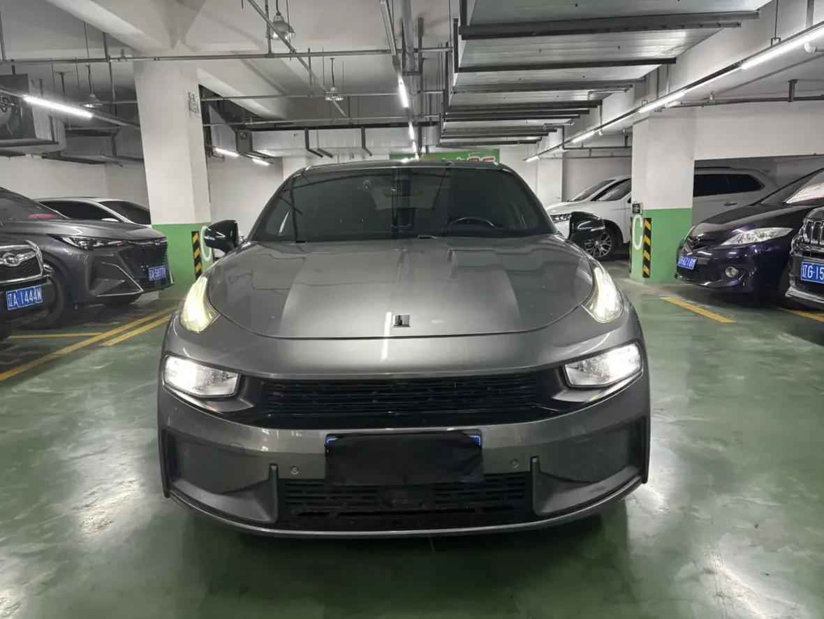 Lynk & Co 03