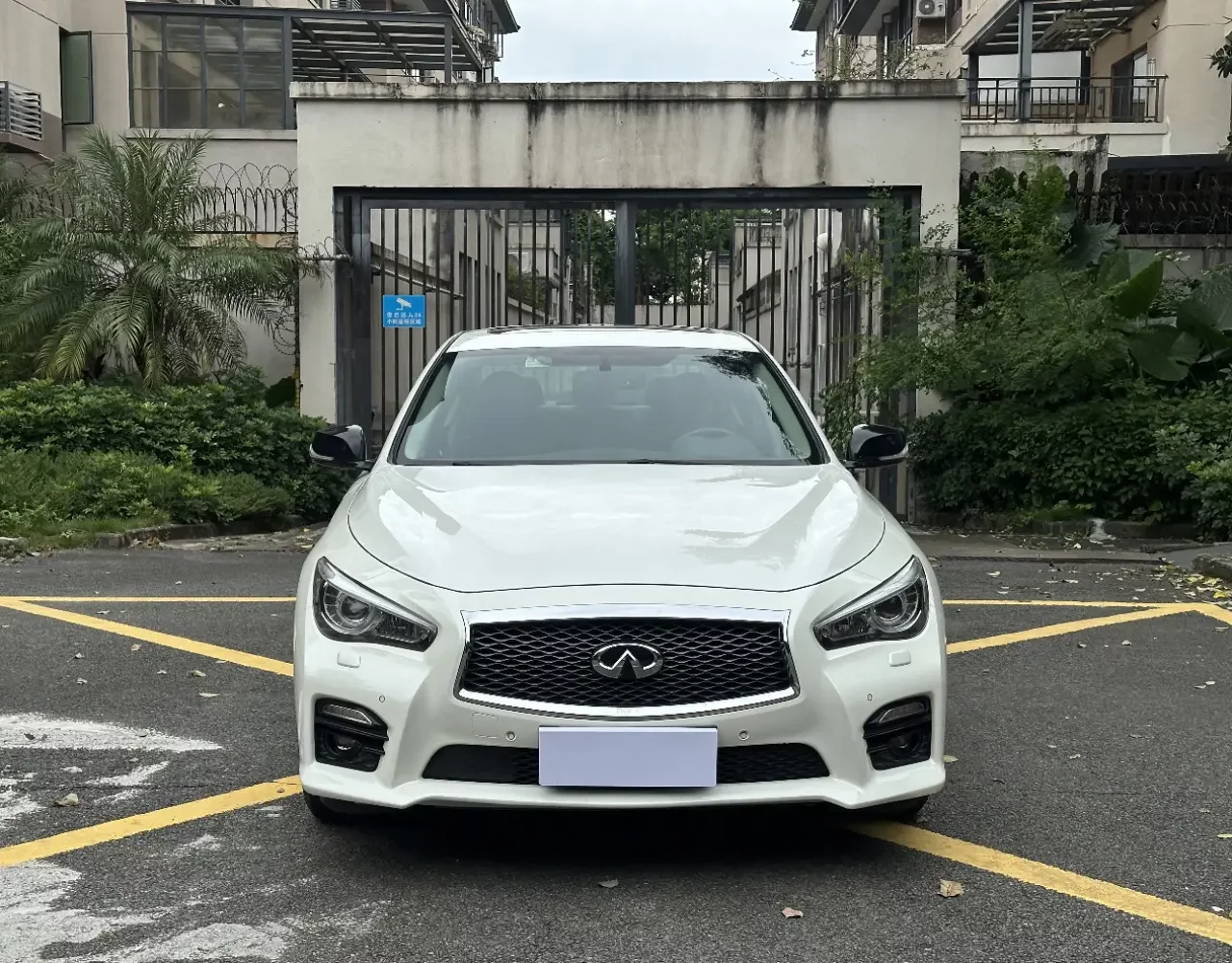 Infiniti Q50L  из Китая