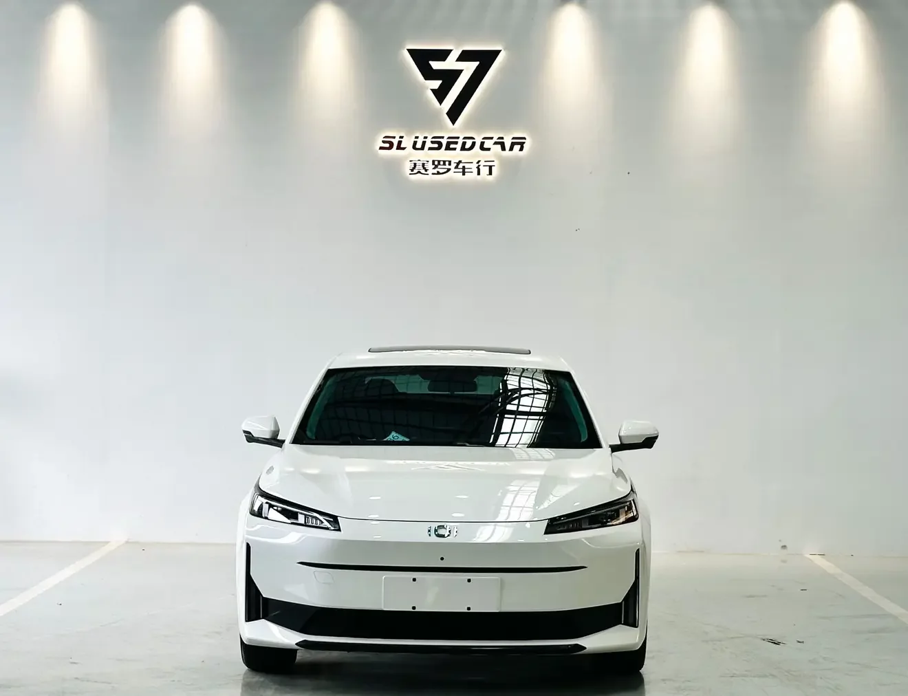 Changan Qiyuan A05  из Китая