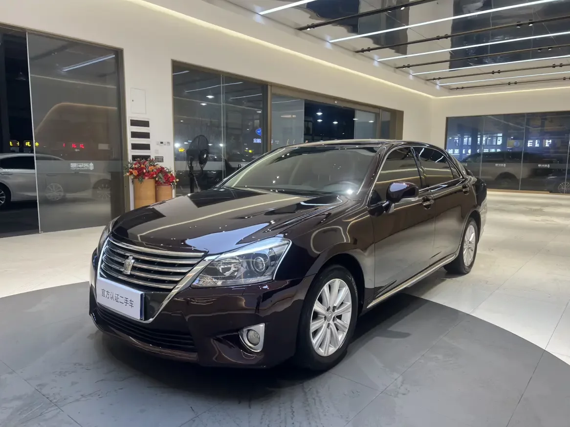 Toyota crown