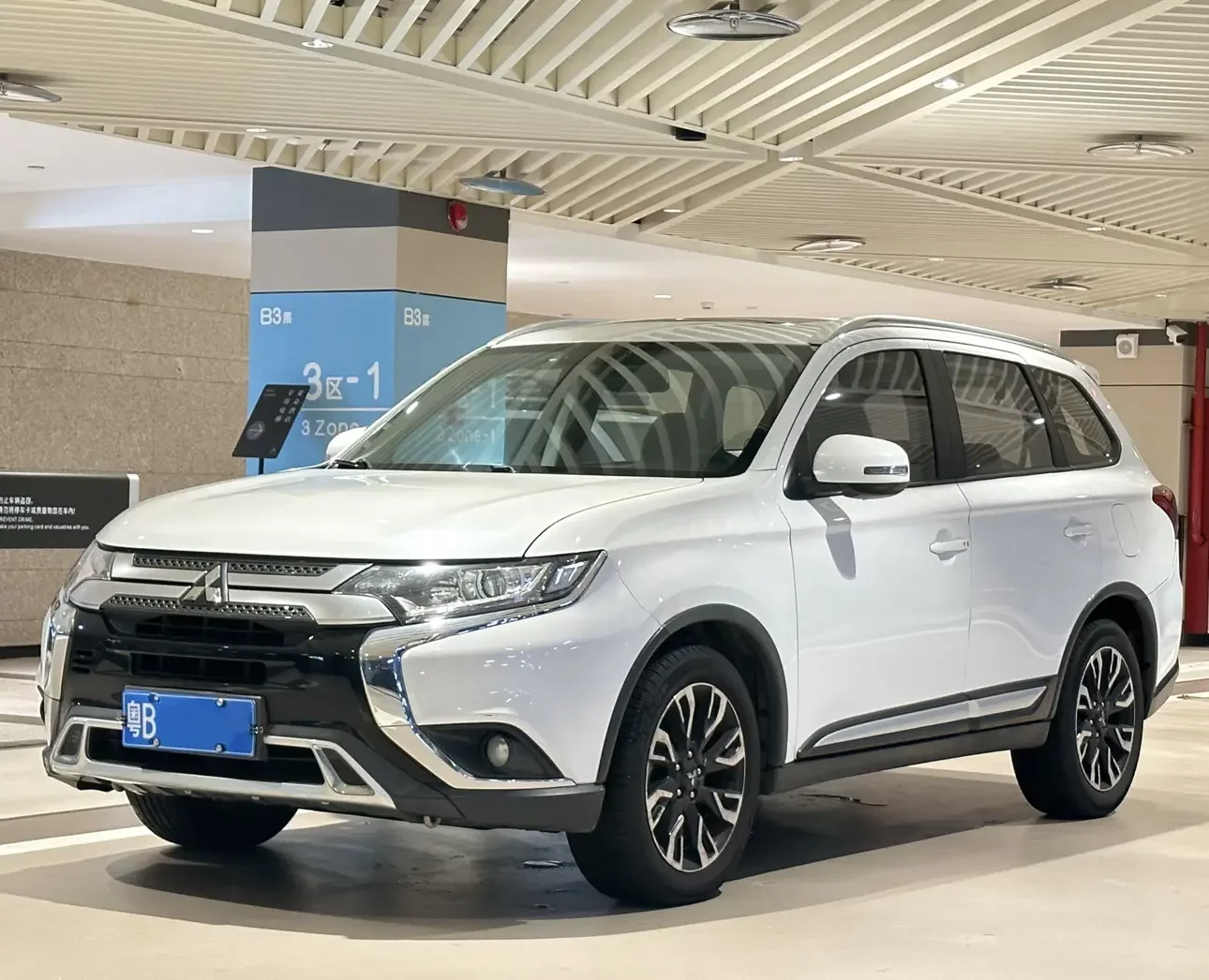 Mitsubishi Outlander  из Китая