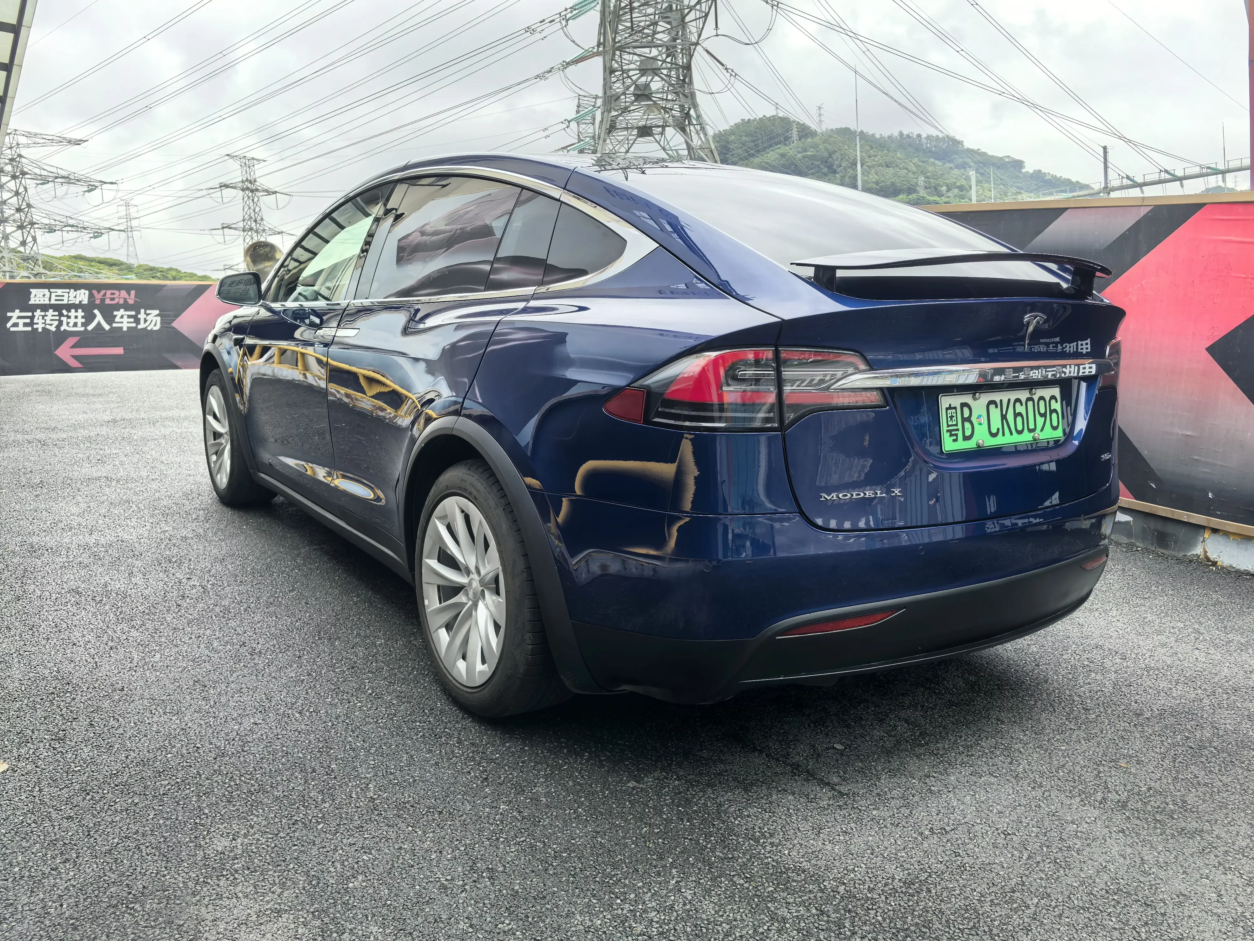 Tesla Model X