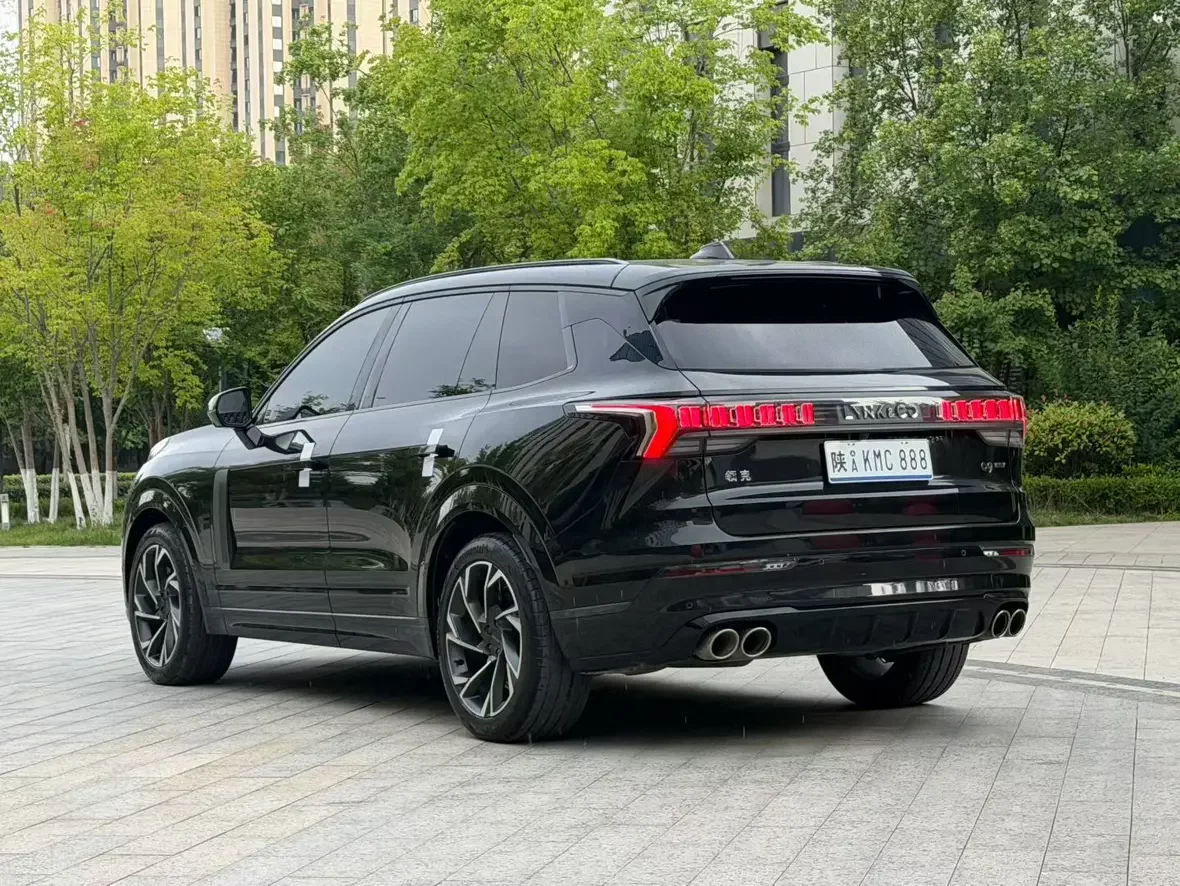 Lynk & Co 09