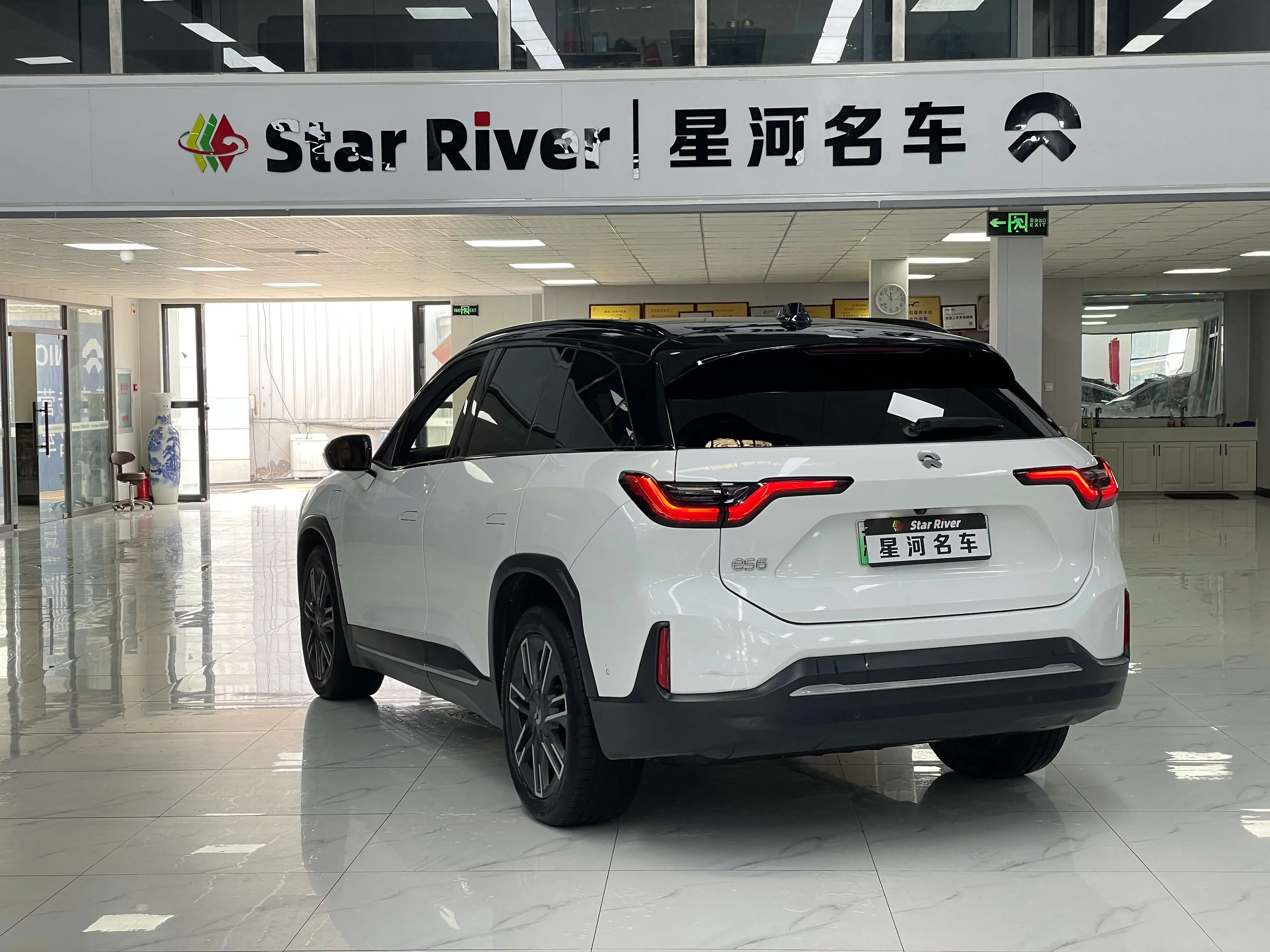 NIO ES6