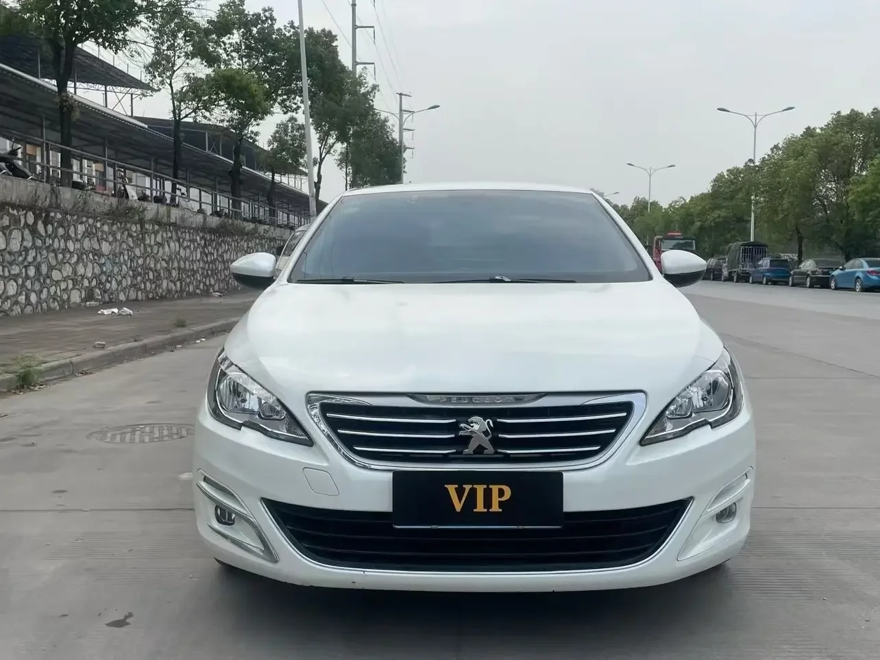 Peugeot 408