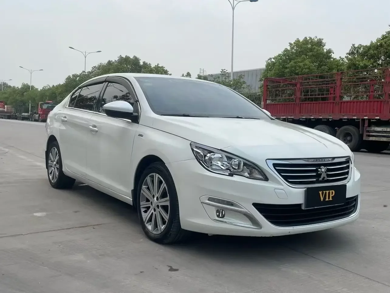 Peugeot 408