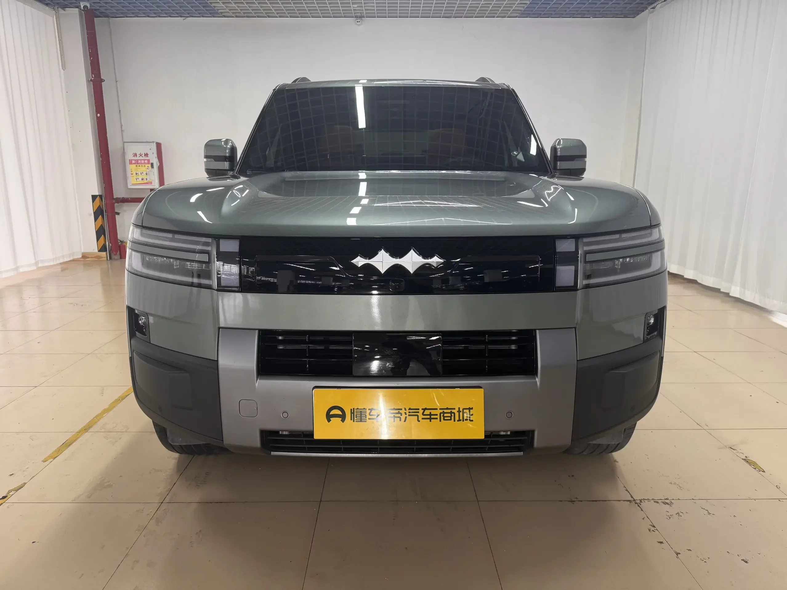 BYD Leopard Titanium 7 PHEV