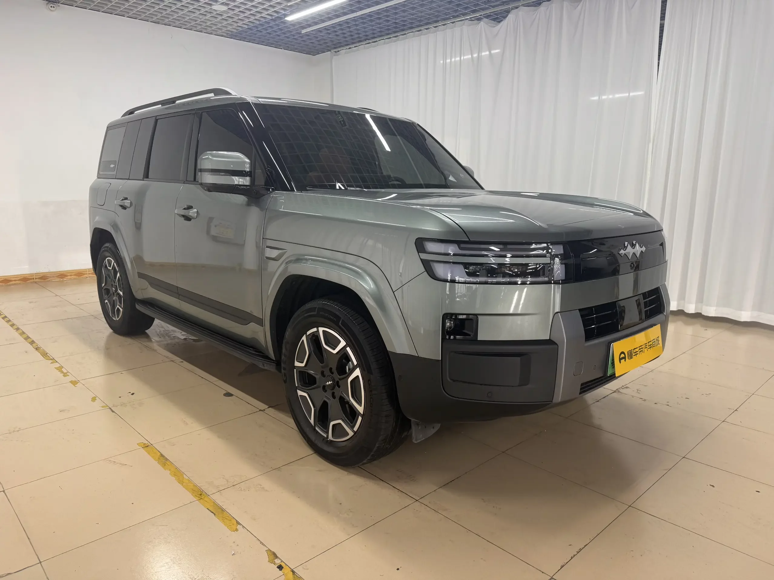 BYD Leopard Titanium 7 PHEV