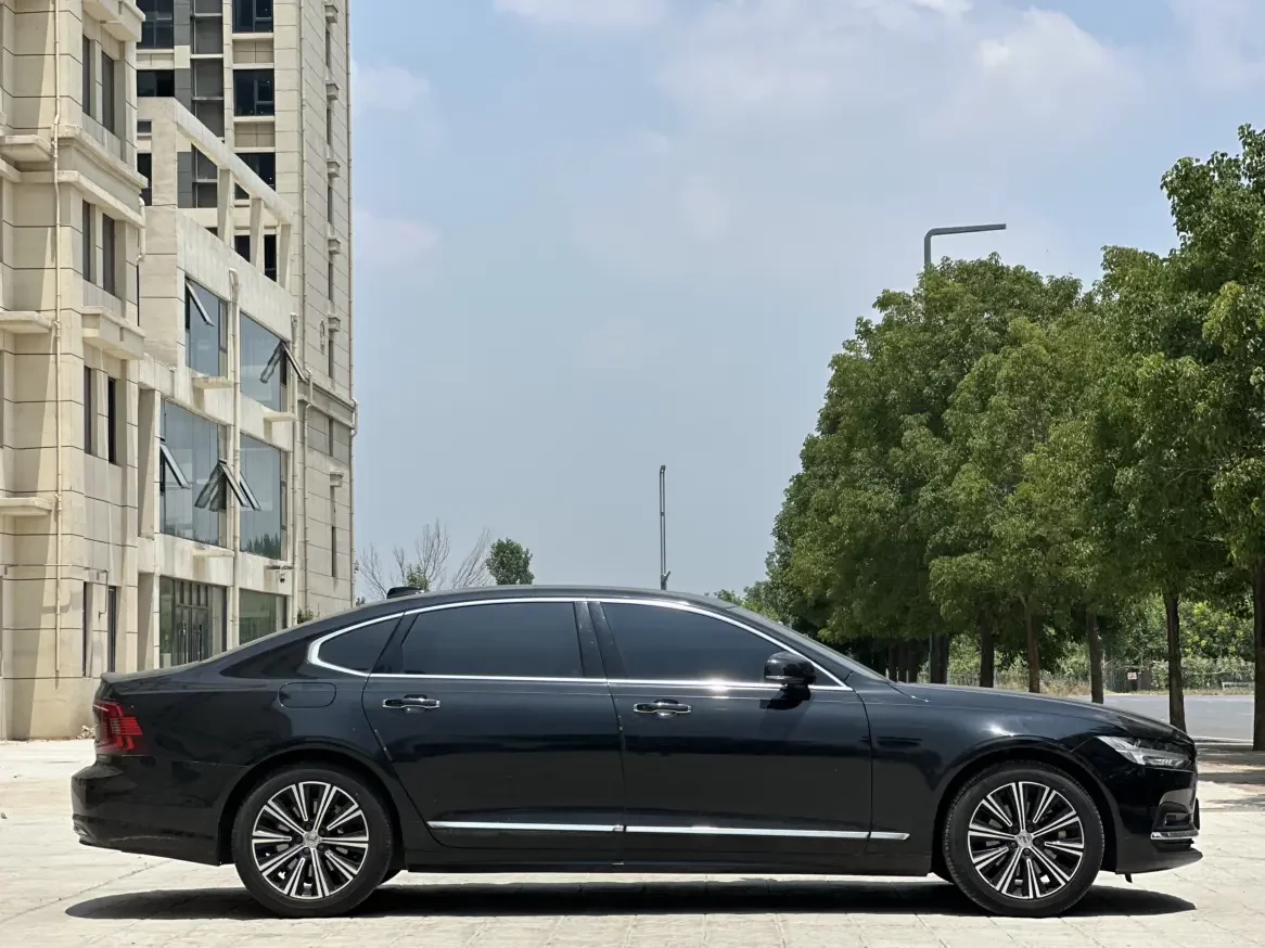 Volvo S90