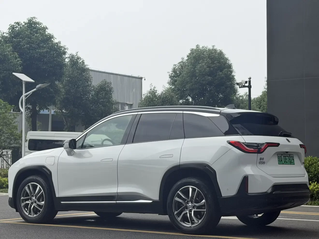 NIO ES6