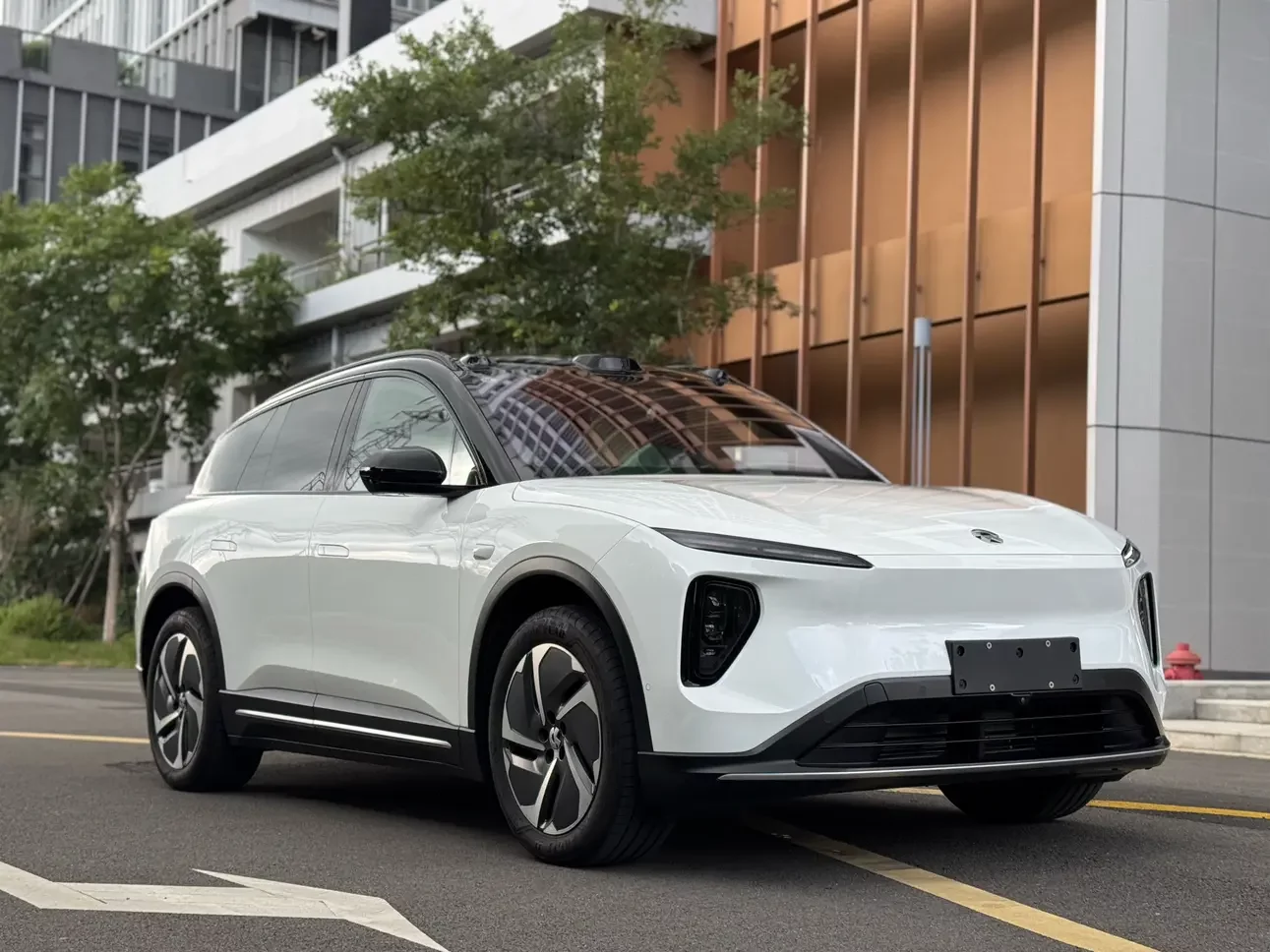 NIO ES6