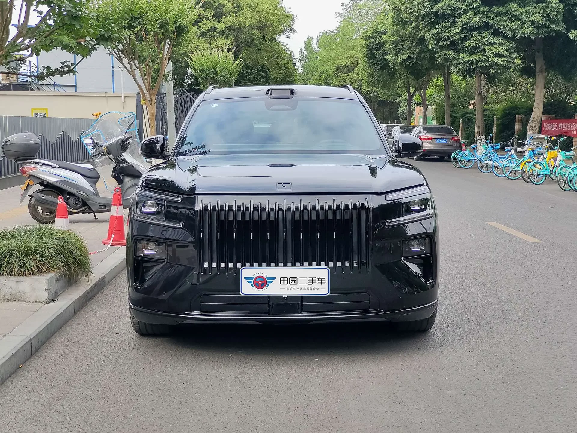 ZEEKR 8X