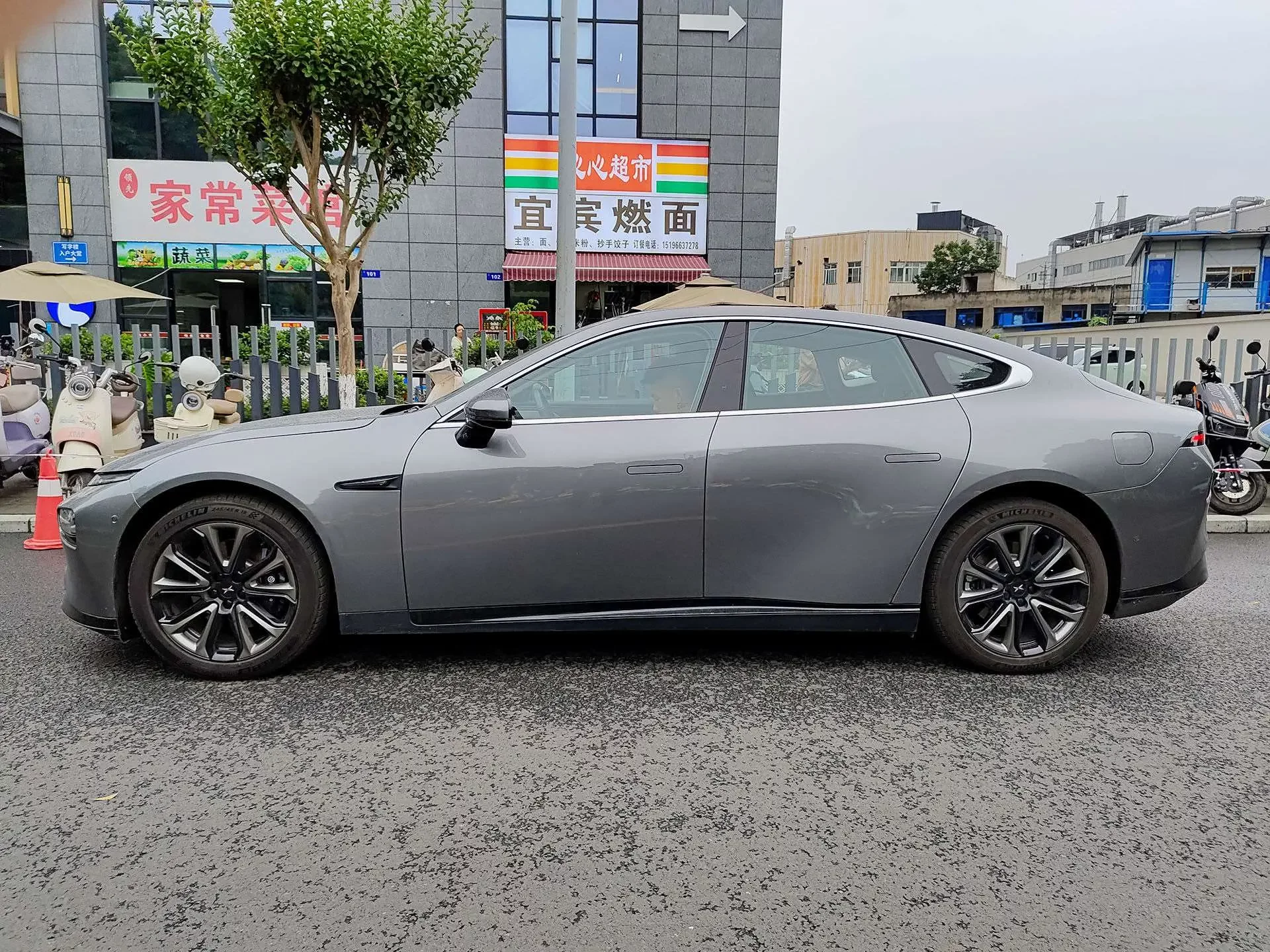 Xpeng P7