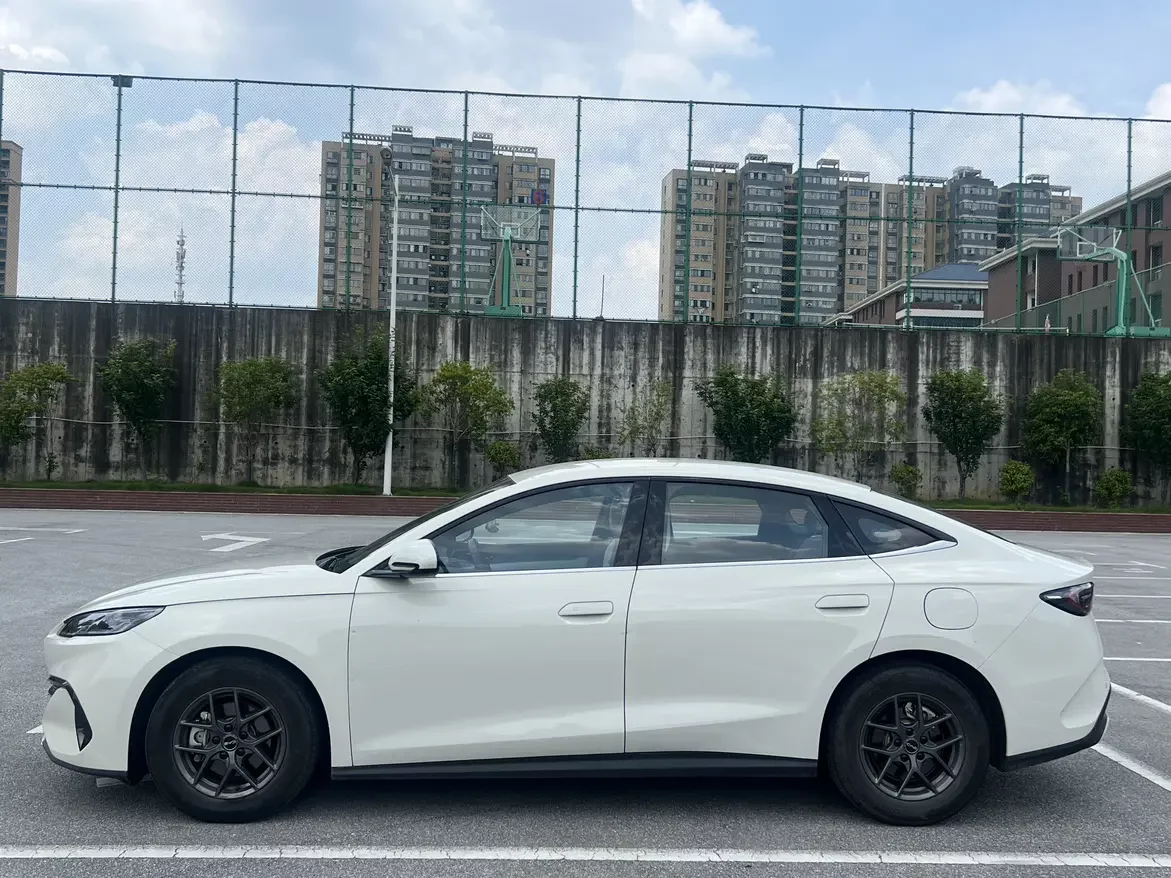 BYD Seal 06DM