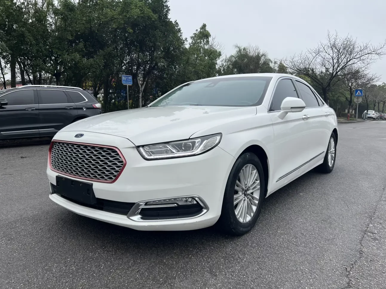 Ford Taurus