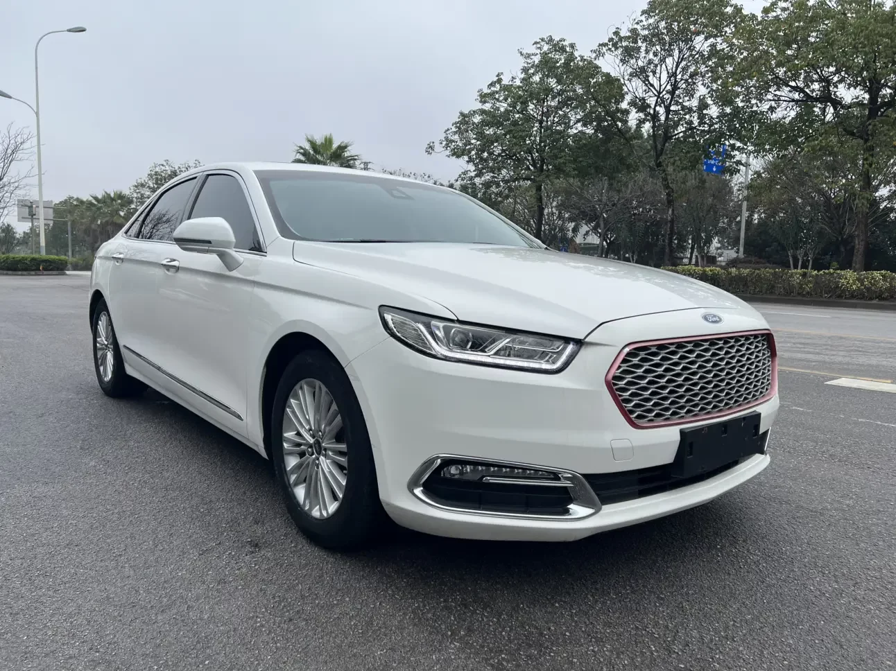 Ford Taurus
