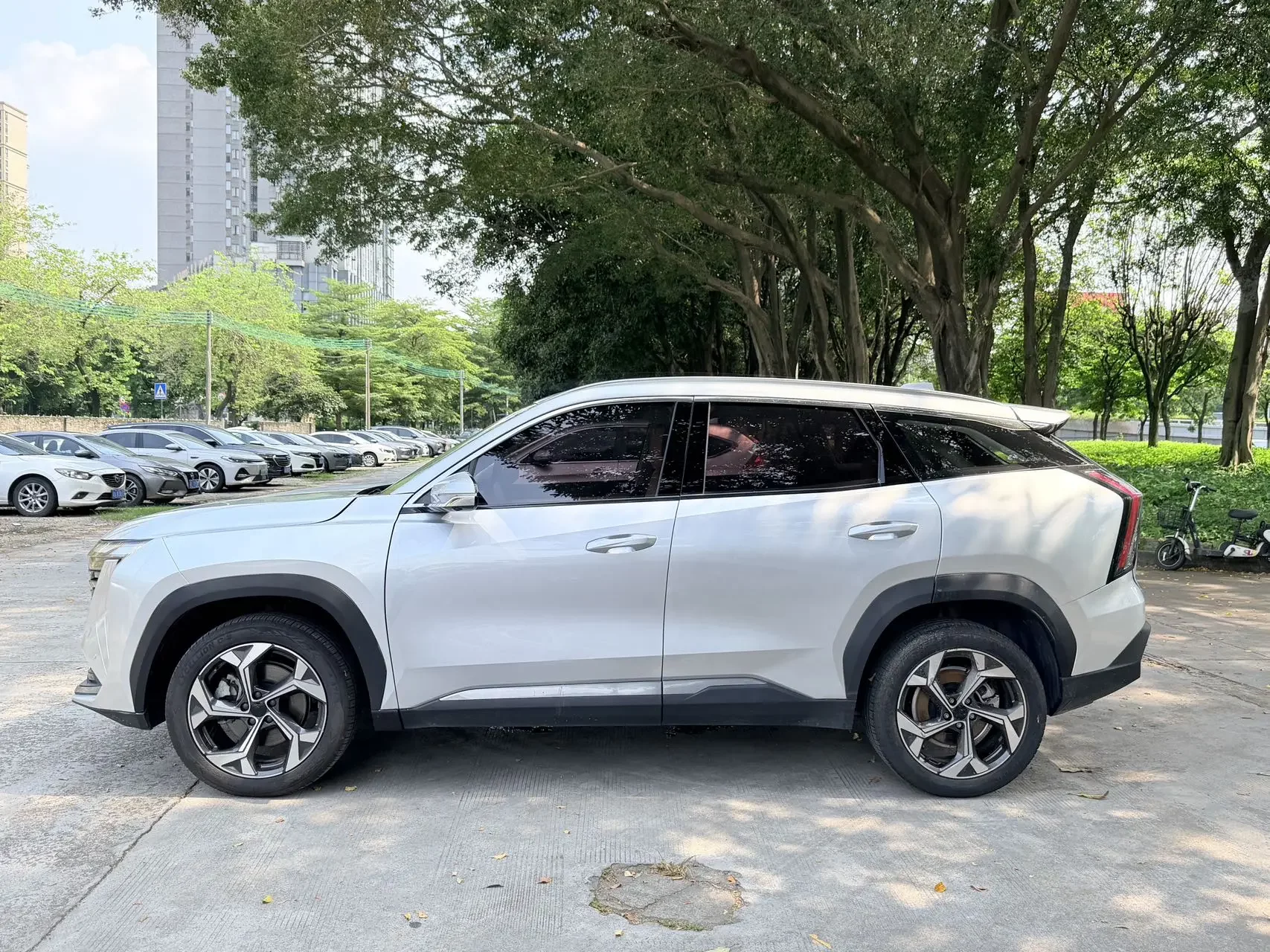 Geely Atlas L
