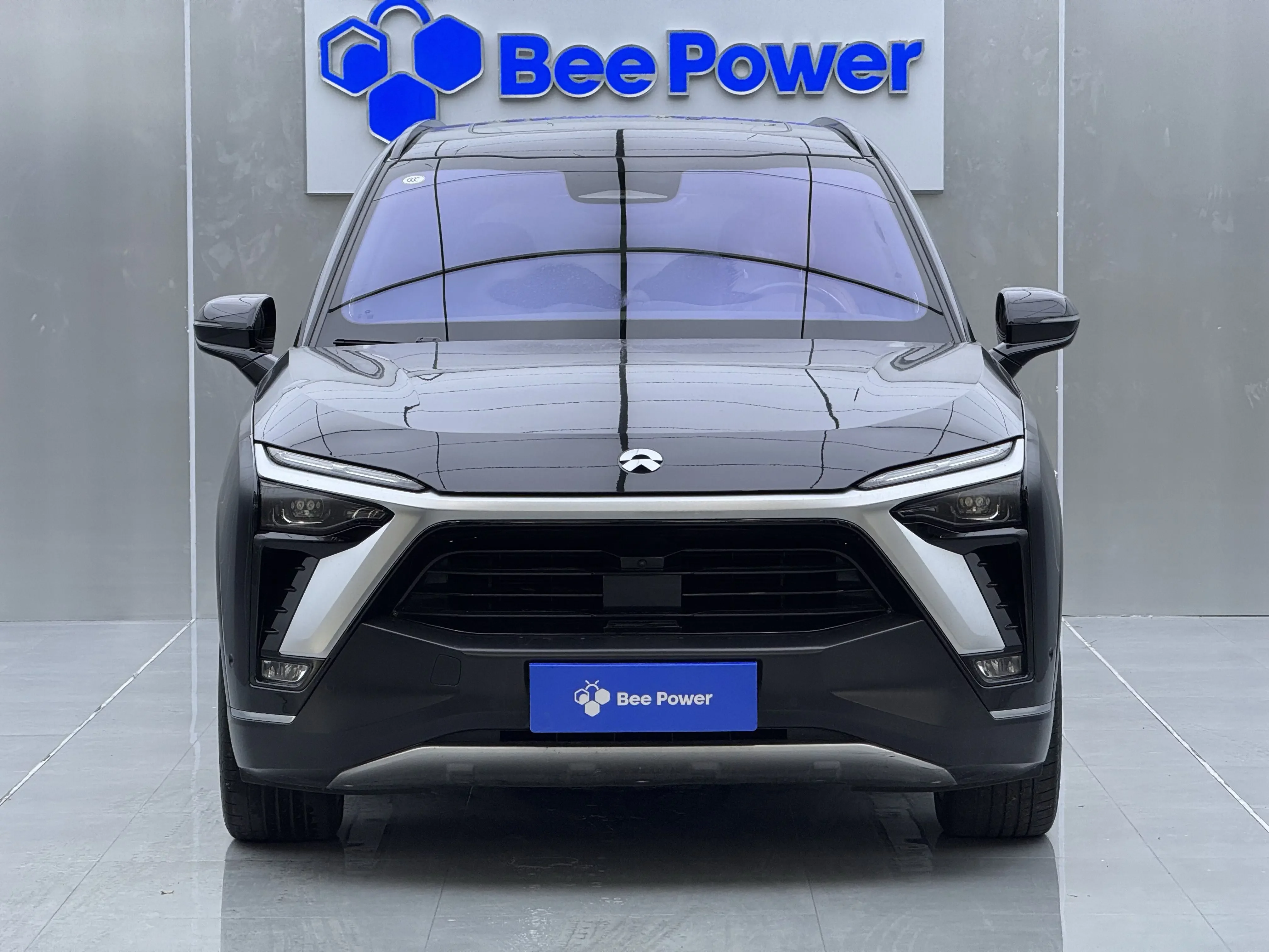 NIO ES8