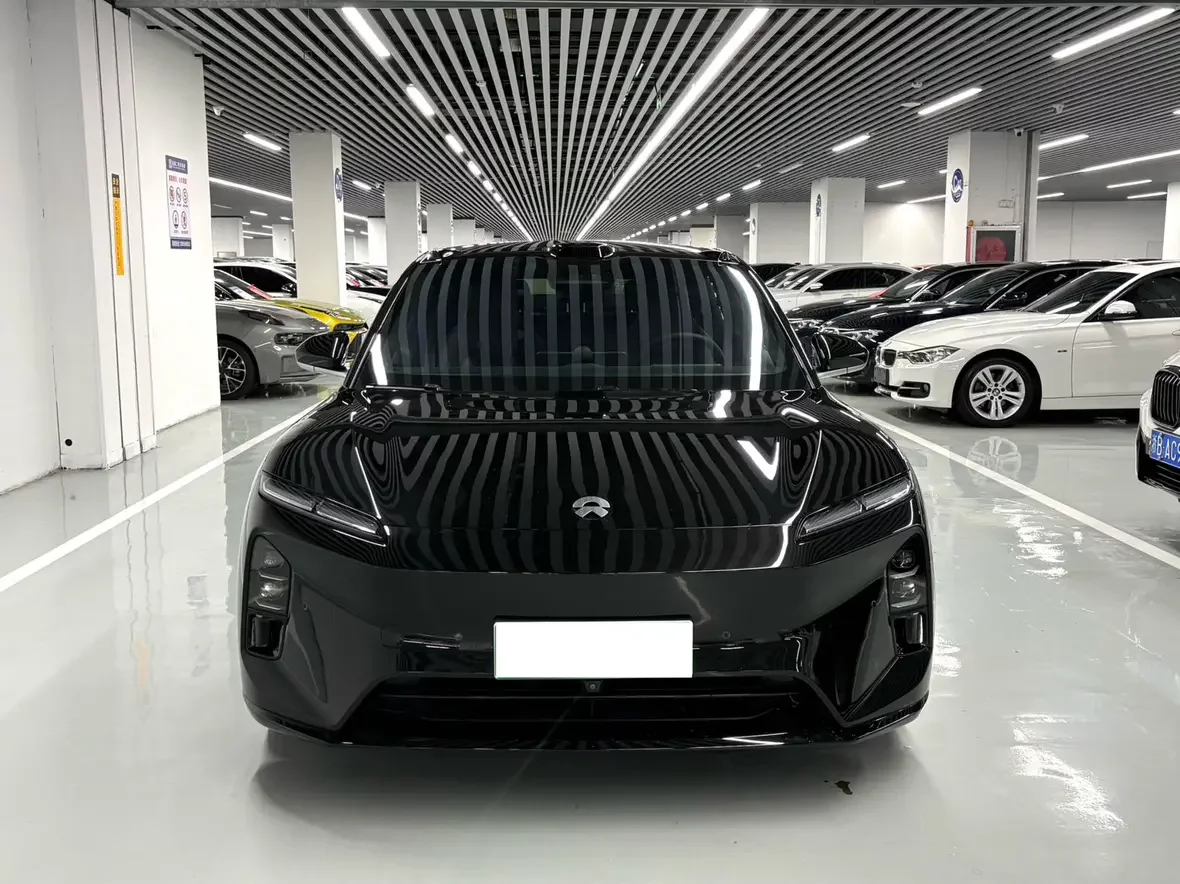 NIO ET5