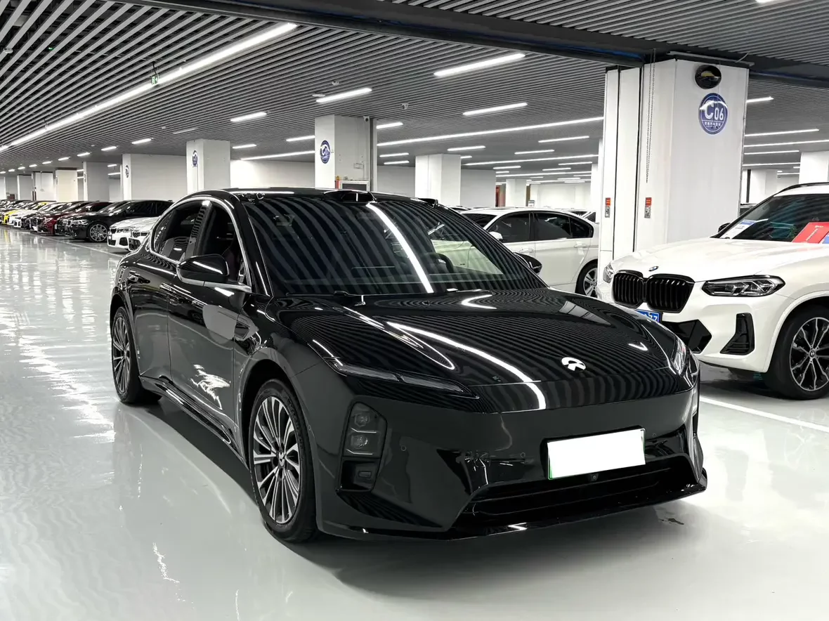 NIO ET5