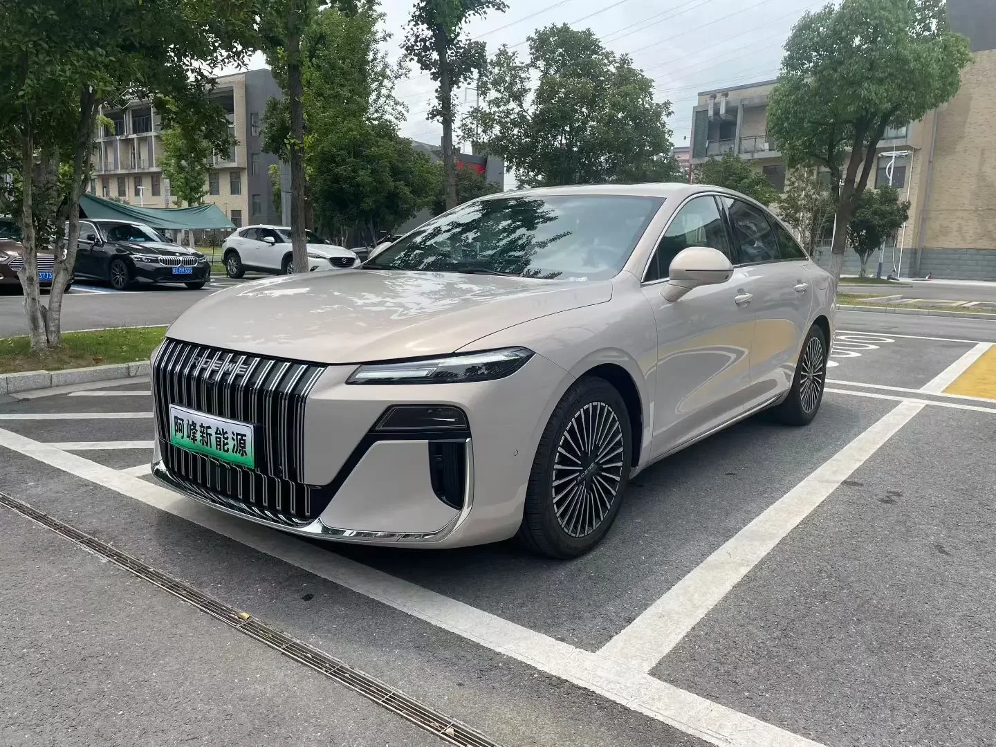 Roewe M7 DMH