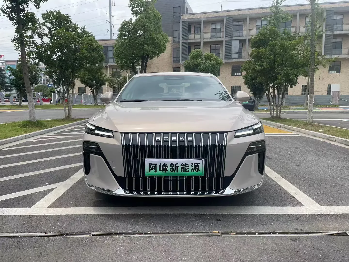 Roewe M7 DMH