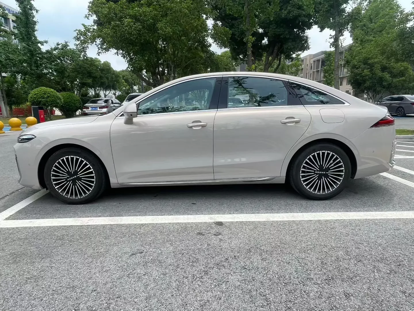 Roewe M7 DMH
