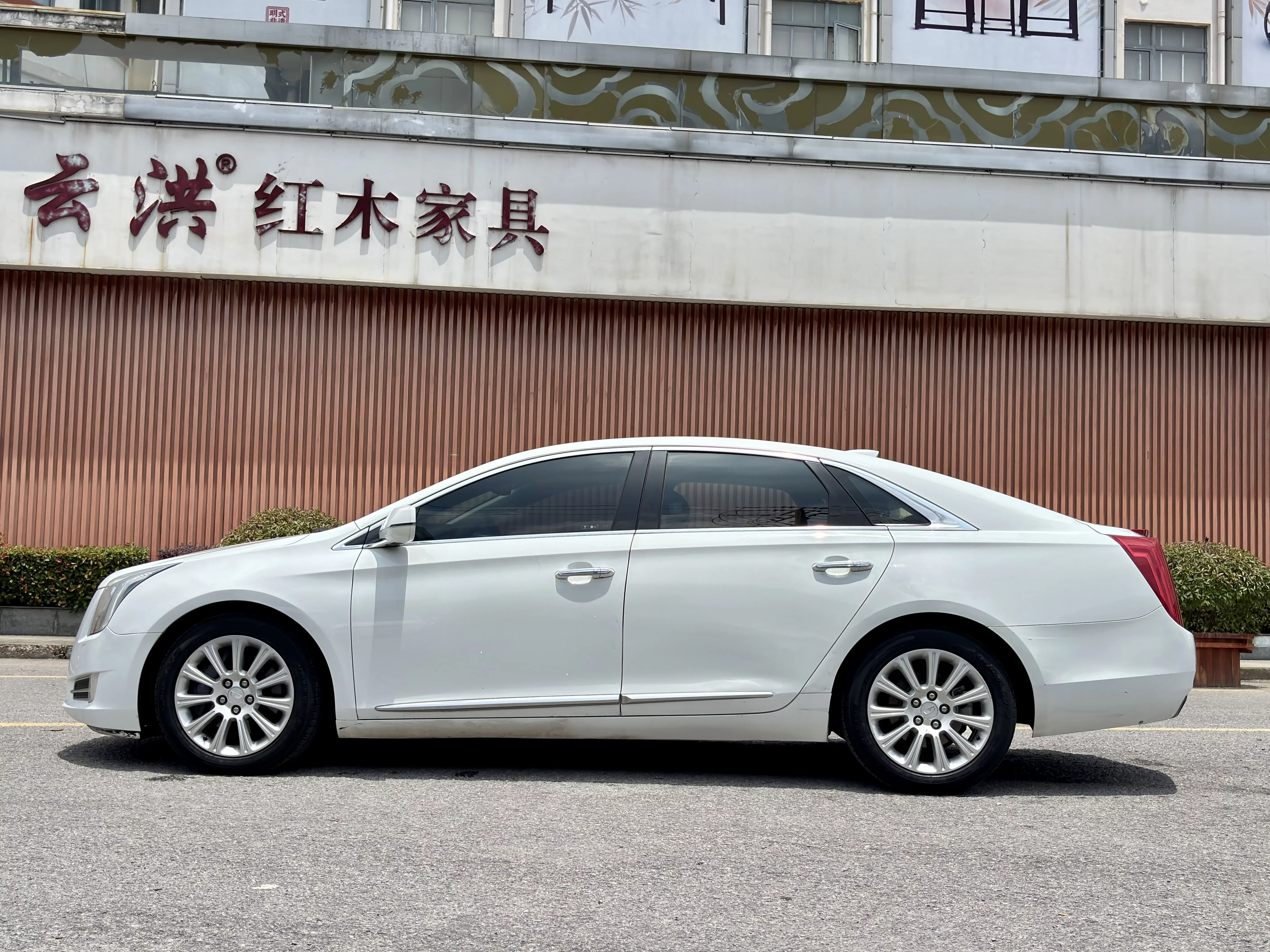 Cadillac XTS
