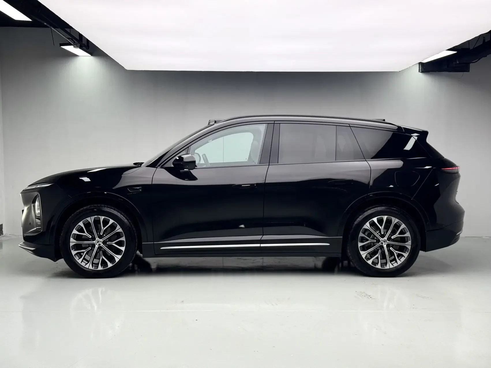 NIO ES6
