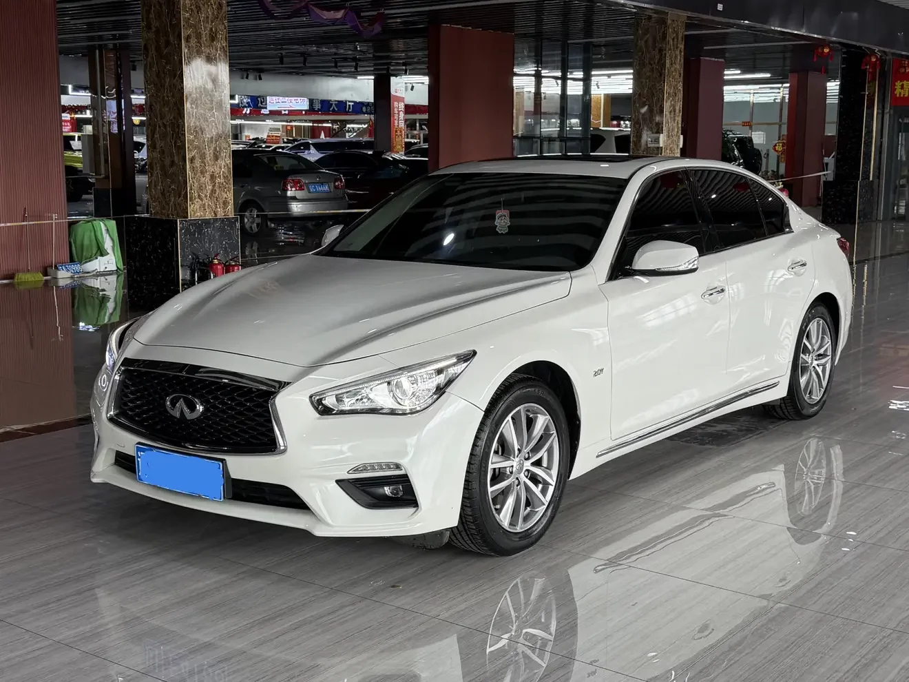 Infiniti Q50L