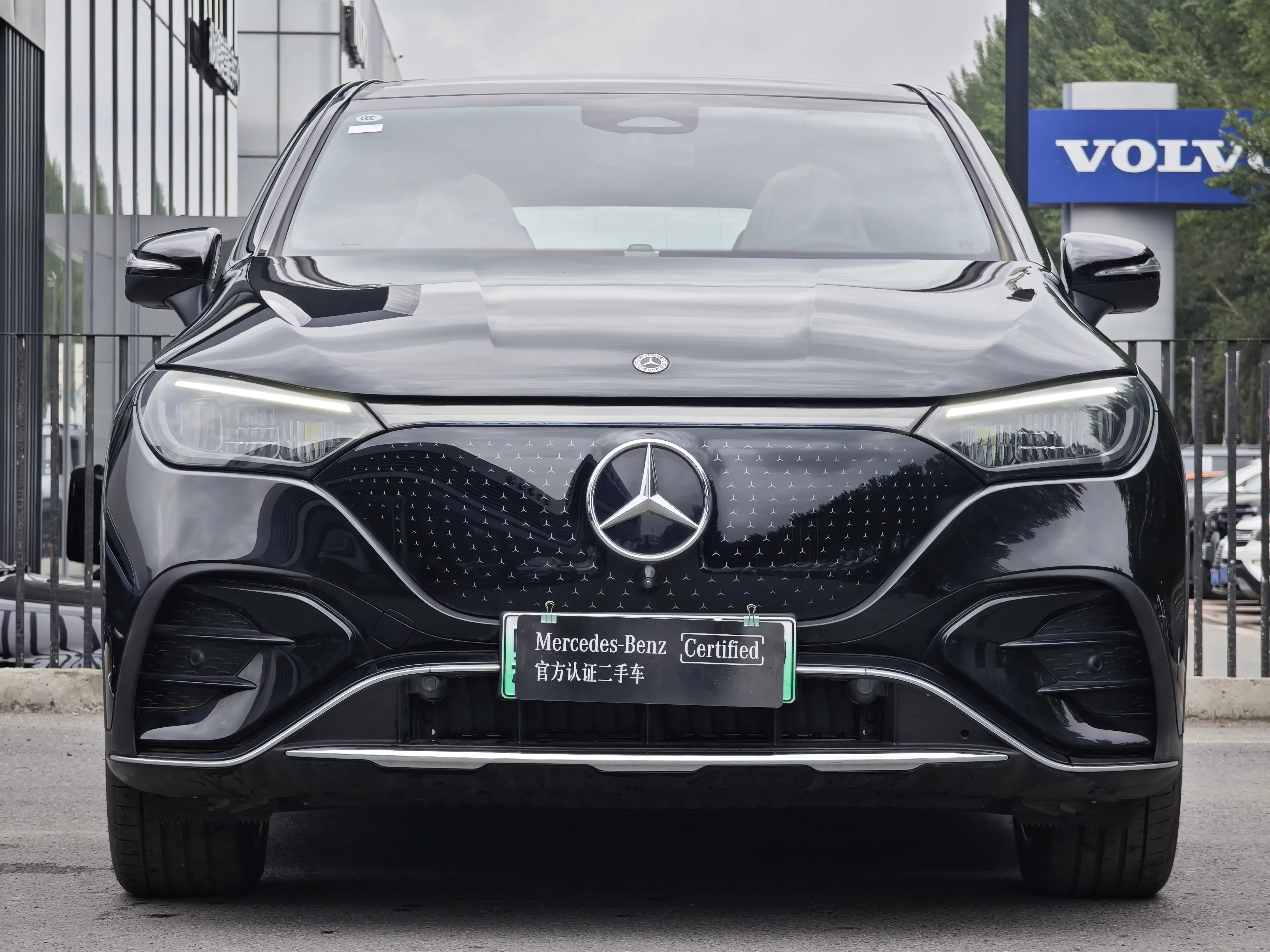 Mercedes-Benz EQE SUV
