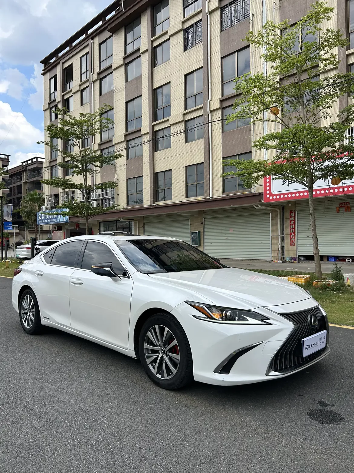 Lexus ES