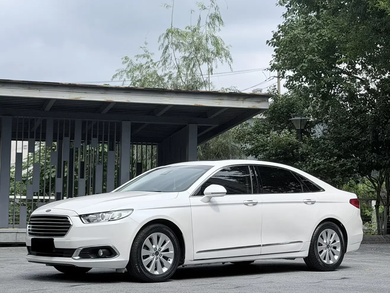 Ford Taurus
