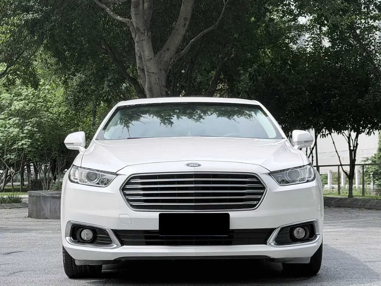 Ford Taurus