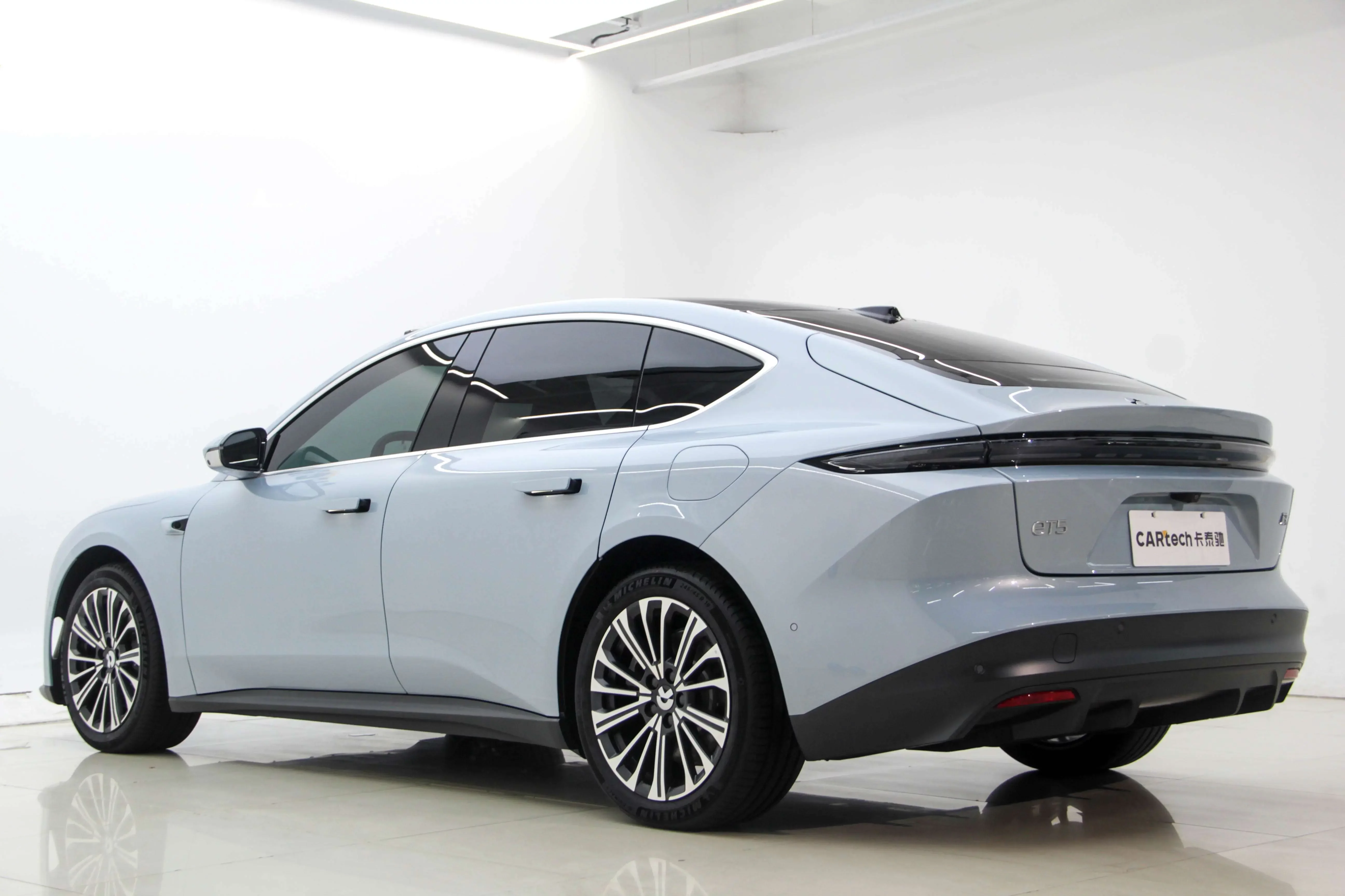 NIO ET5