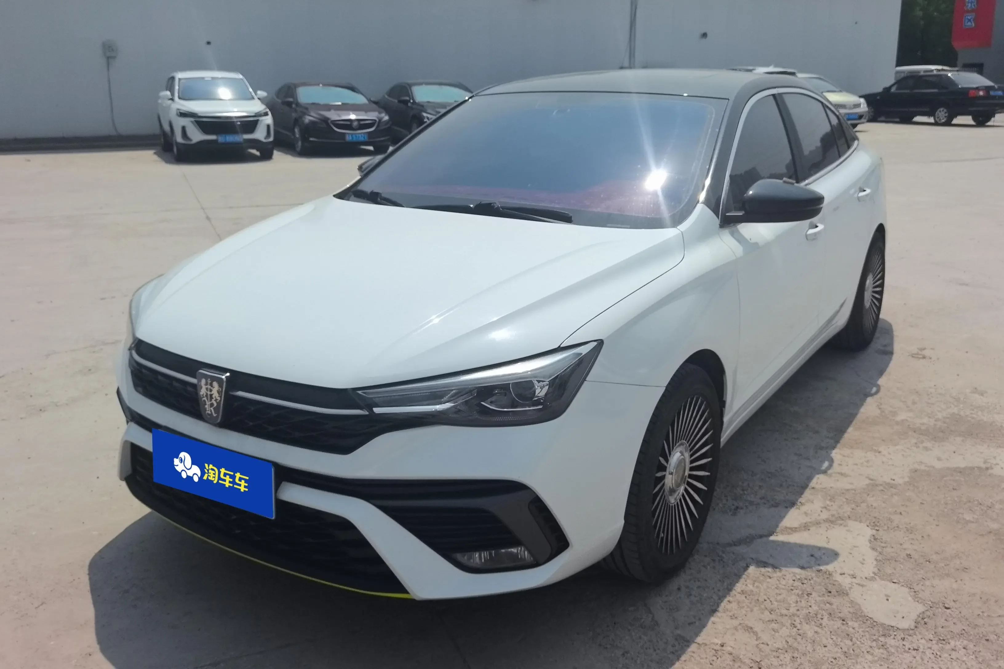 Roewe i5