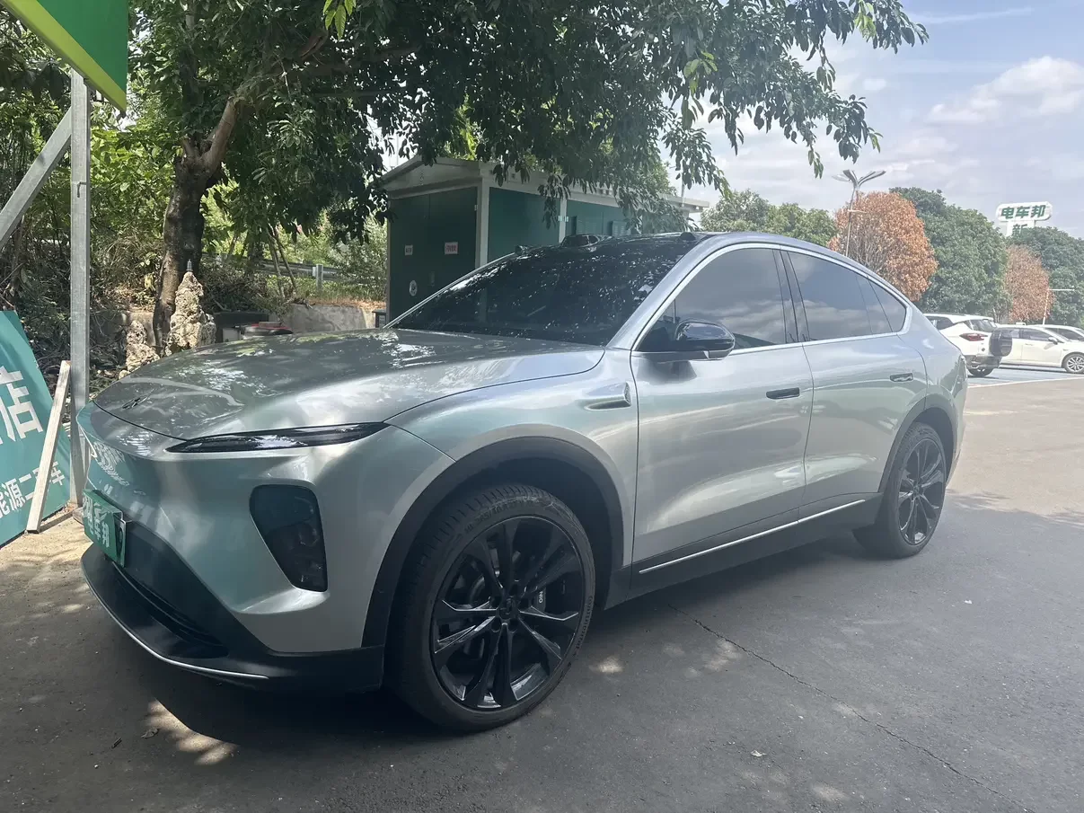 NIO EC7