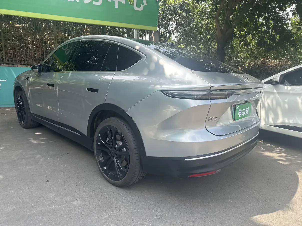 NIO EC7