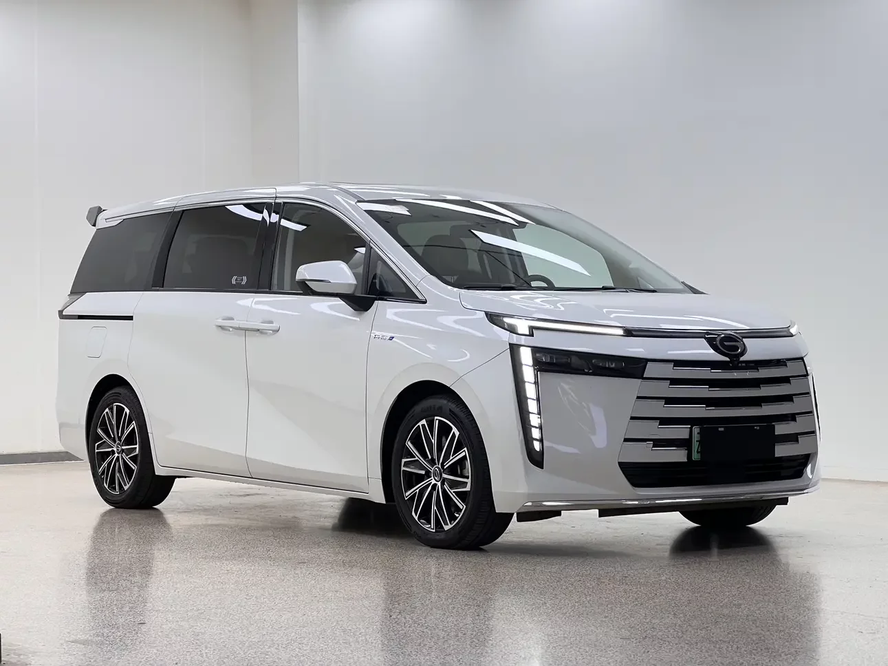 GAC Trumpchi E8 PHEV