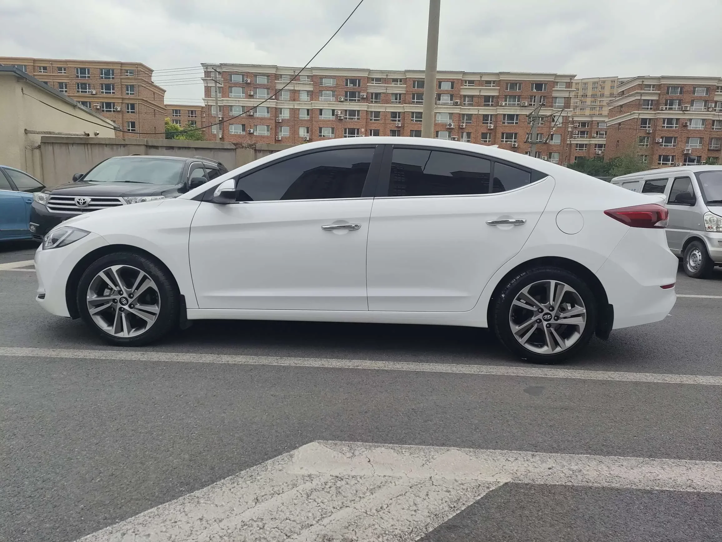 Hyundai lead