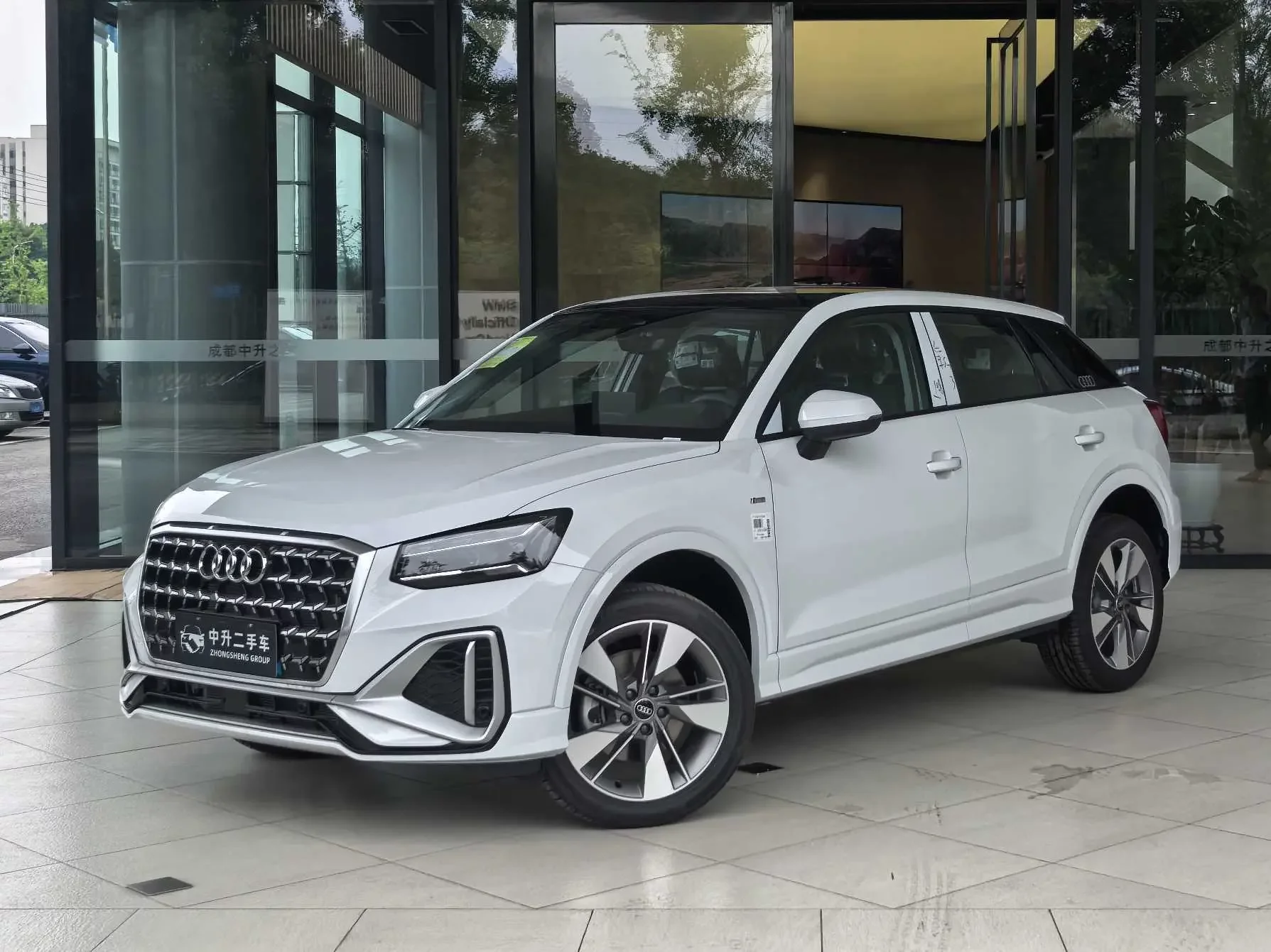 Audi Q2L
