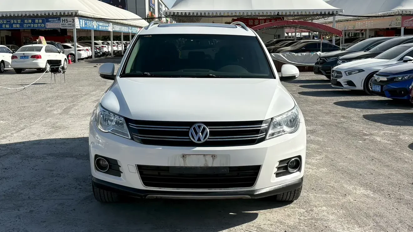 Volkswagen Tiguan (Tharu)