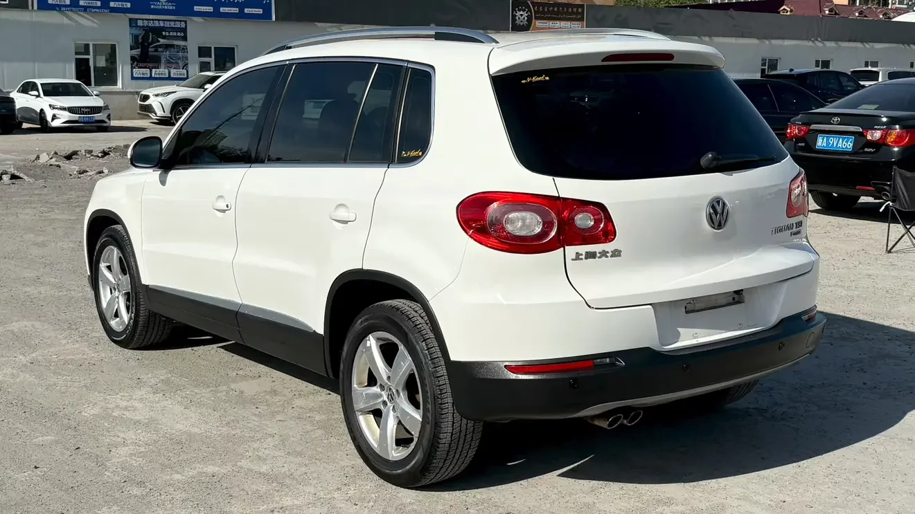 Volkswagen Tiguan (Tharu)