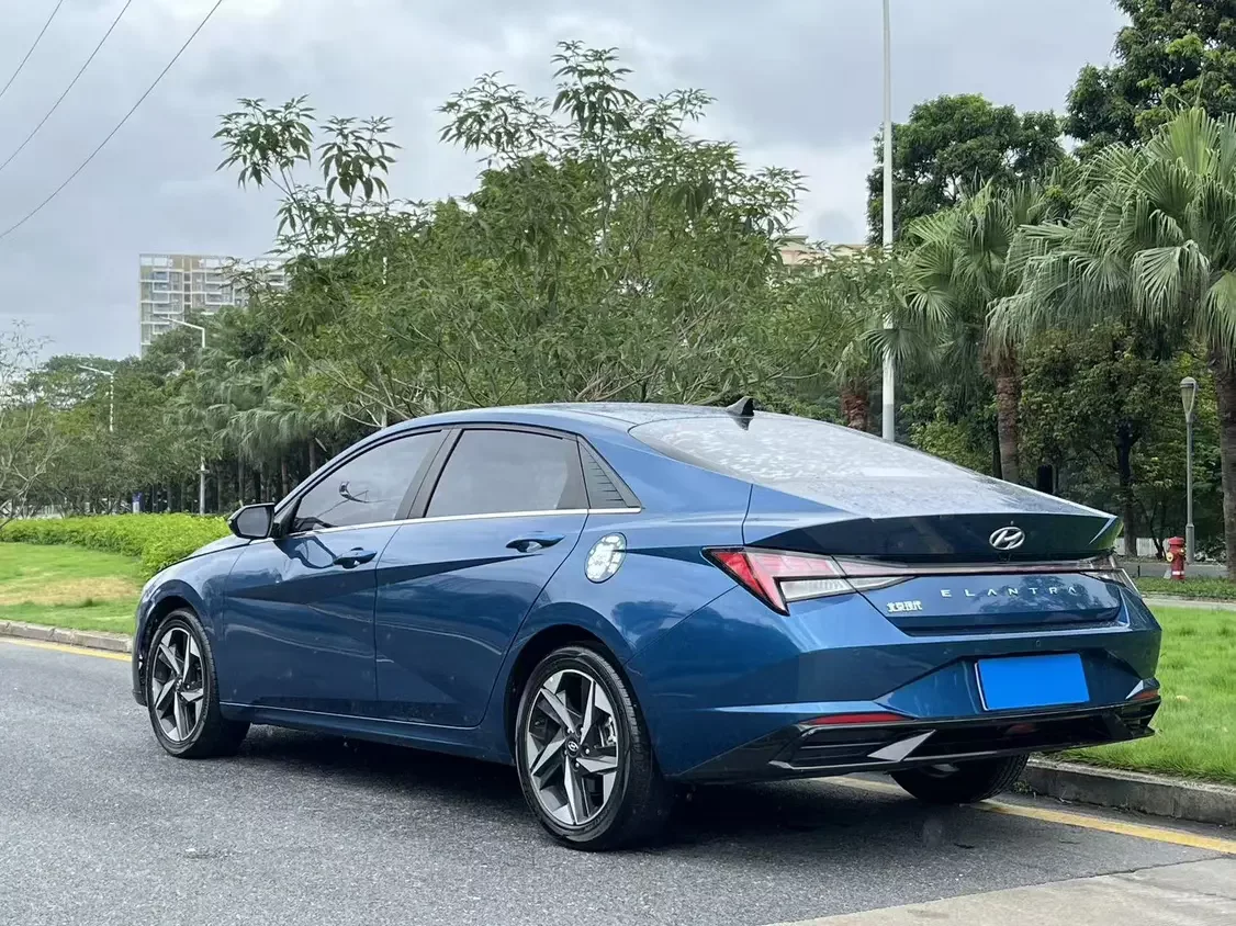 Hyundai Elantra