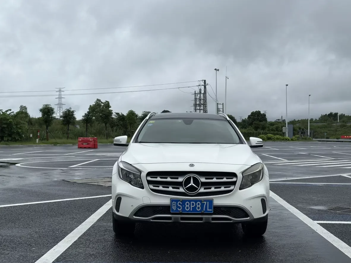 Mercedes-Benz GLA