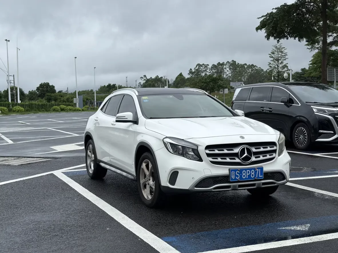 Mercedes-Benz GLA