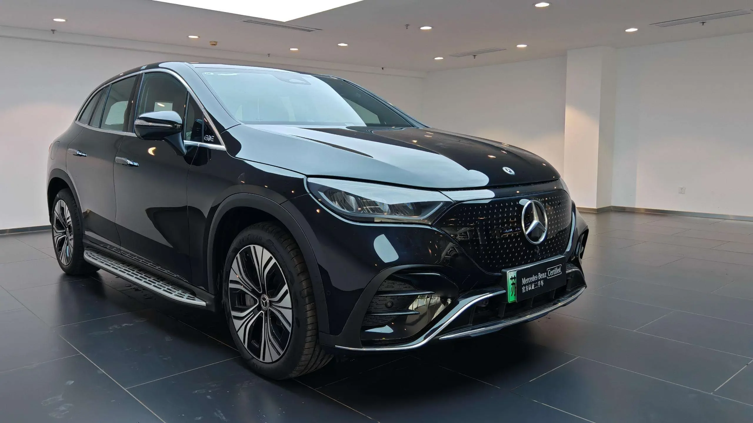 Mercedes-Benz EQE SUV