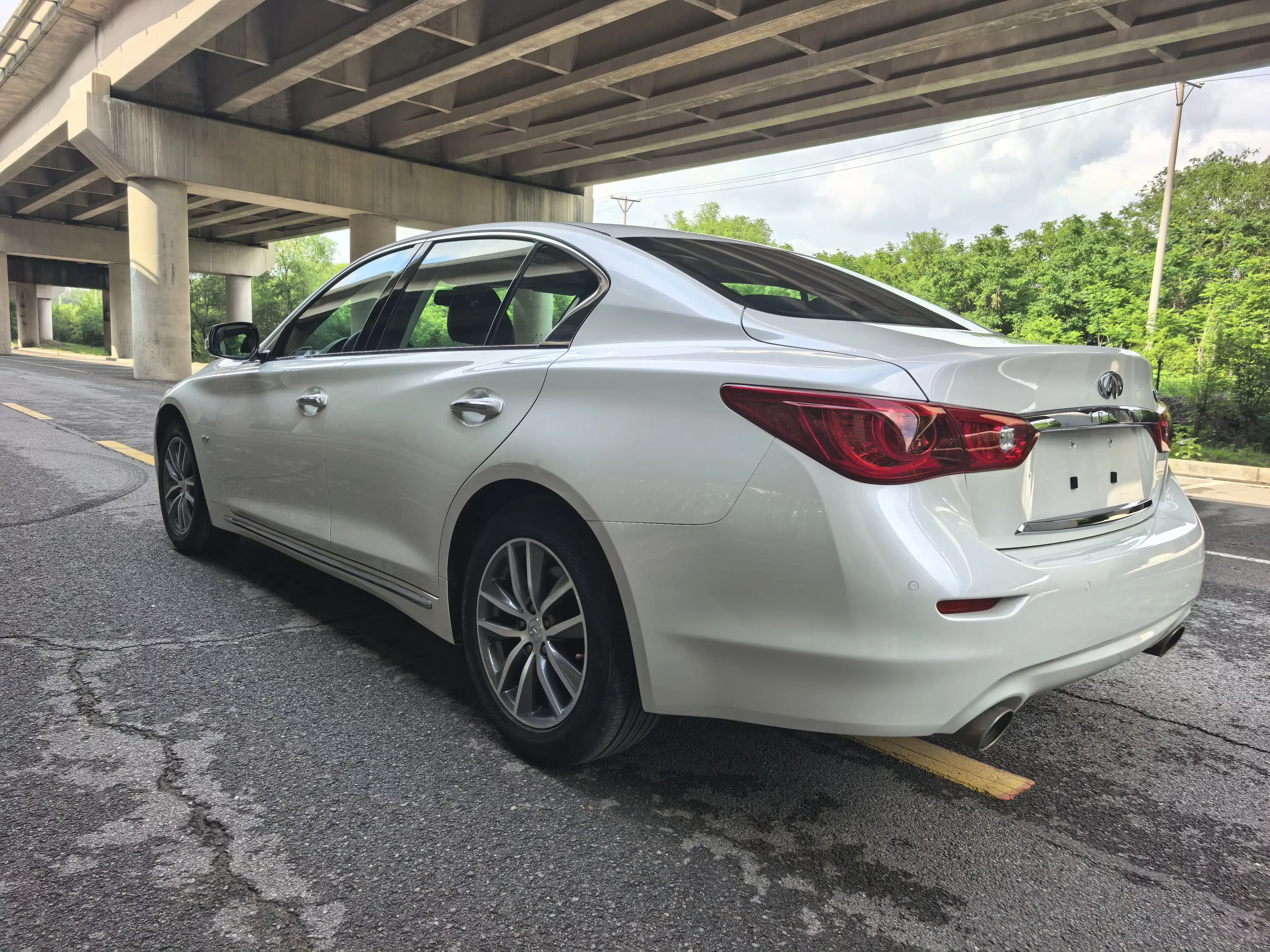 Infiniti Q50L