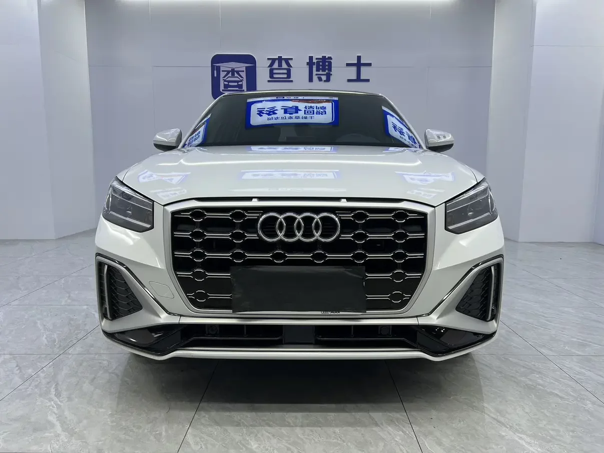 Audi Q2L